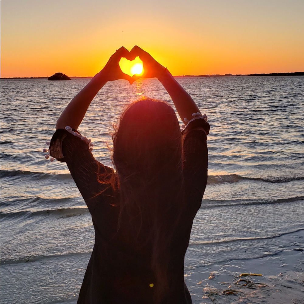 Meet your Posher, Hilari